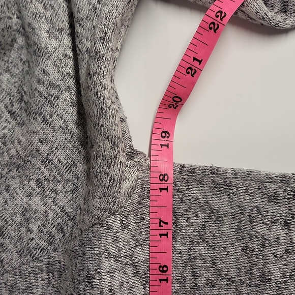 Derek heart sweater lg - Picture 3 of 6